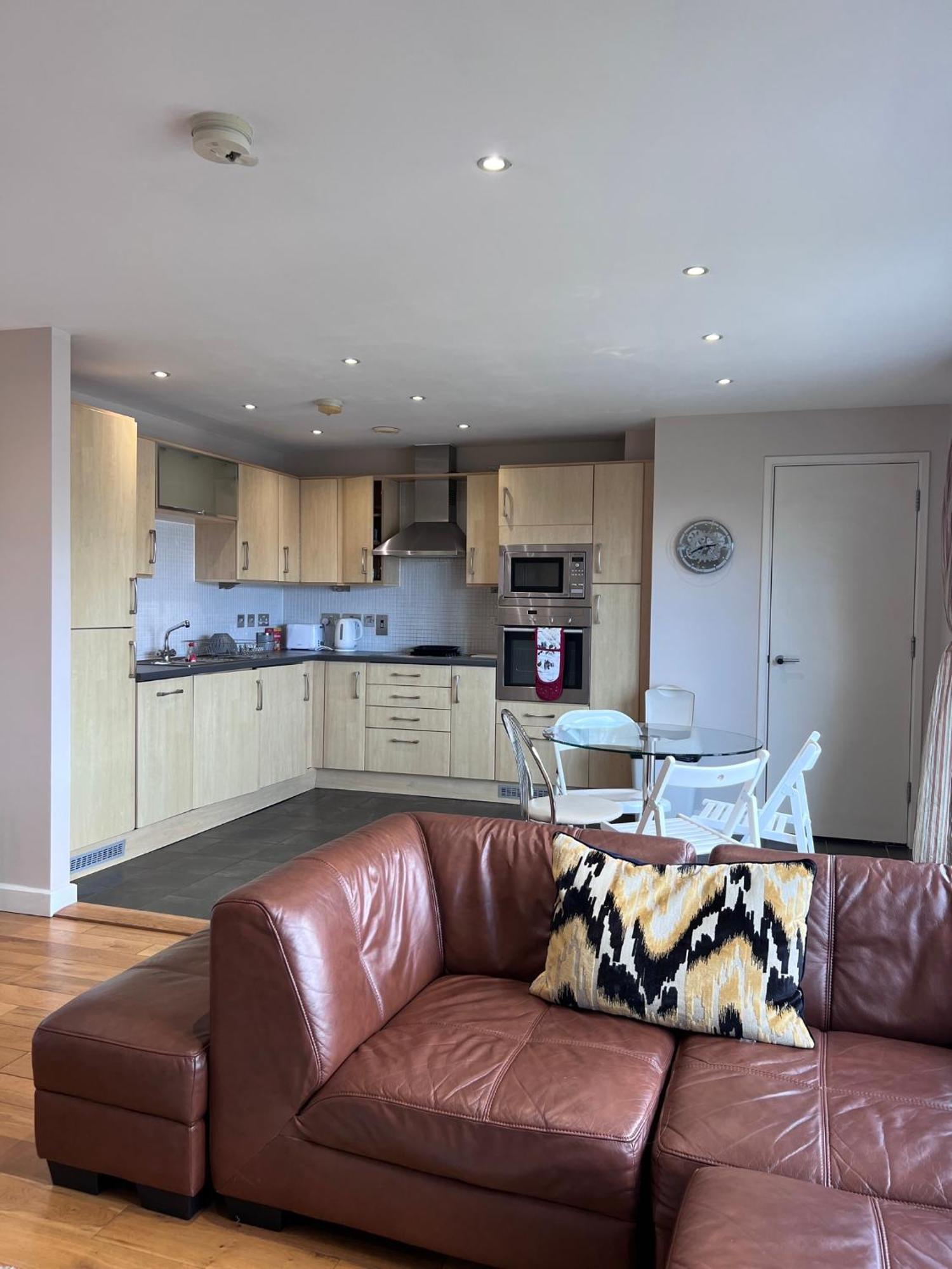 Great City Centre Getaway Apartment 2 Bed Near The Beach And Shopping Area 스완지 외부 사진