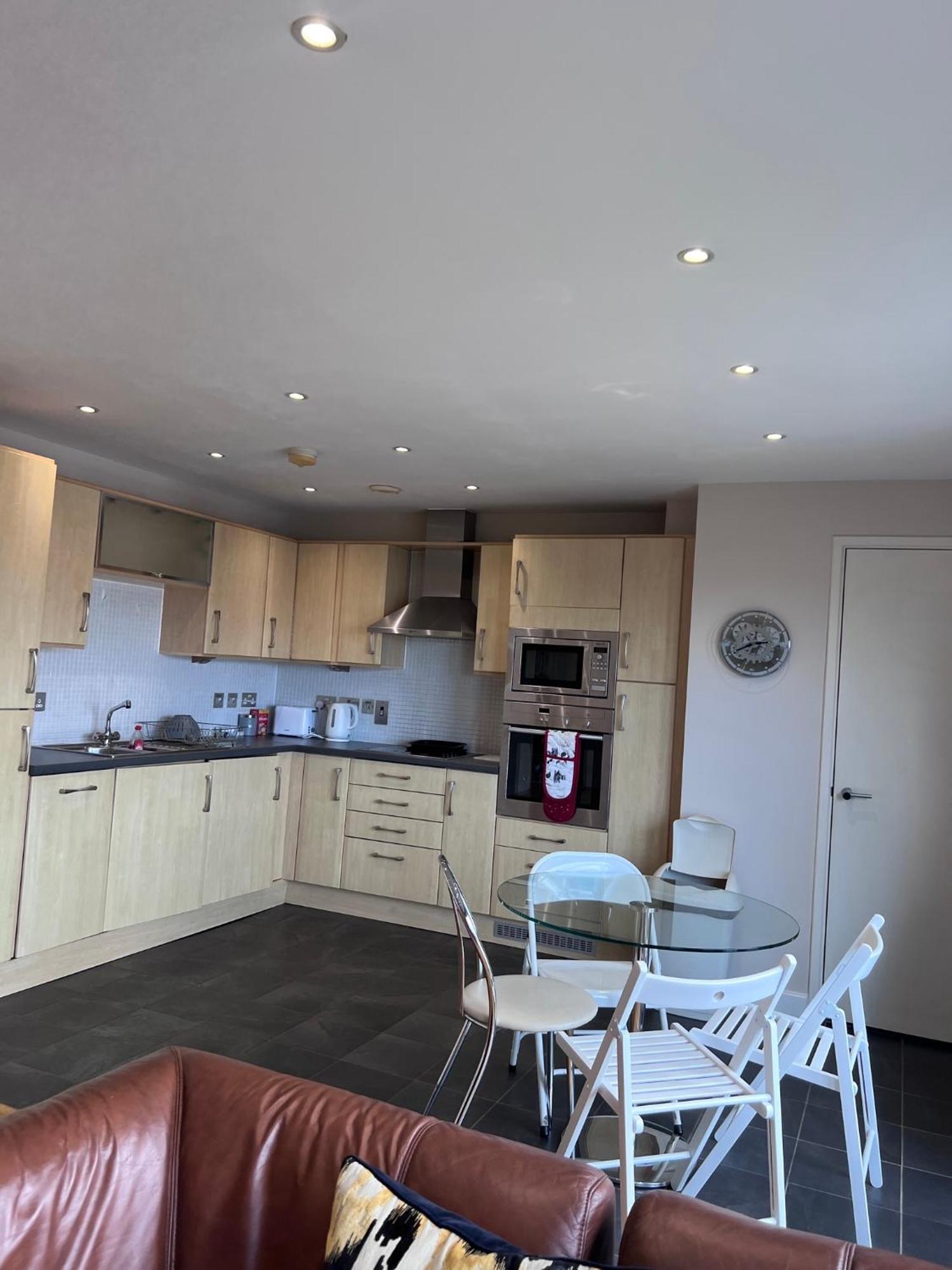 Great City Centre Getaway Apartment 2 Bed Near The Beach And Shopping Area 스완지 외부 사진